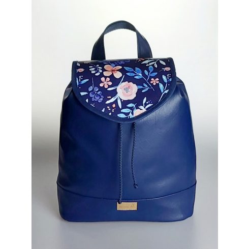 Kék alapon rózsaszín virágos “JUDIT” fedeles hátizsák